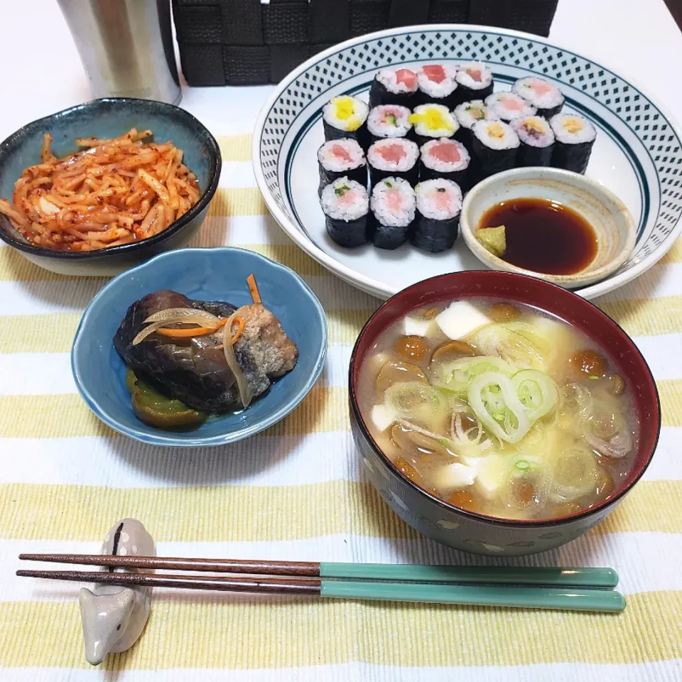 Snapdishの料理写真:ひとり暮らしの夜ご飯
細巻き御膳|keeijnsさん