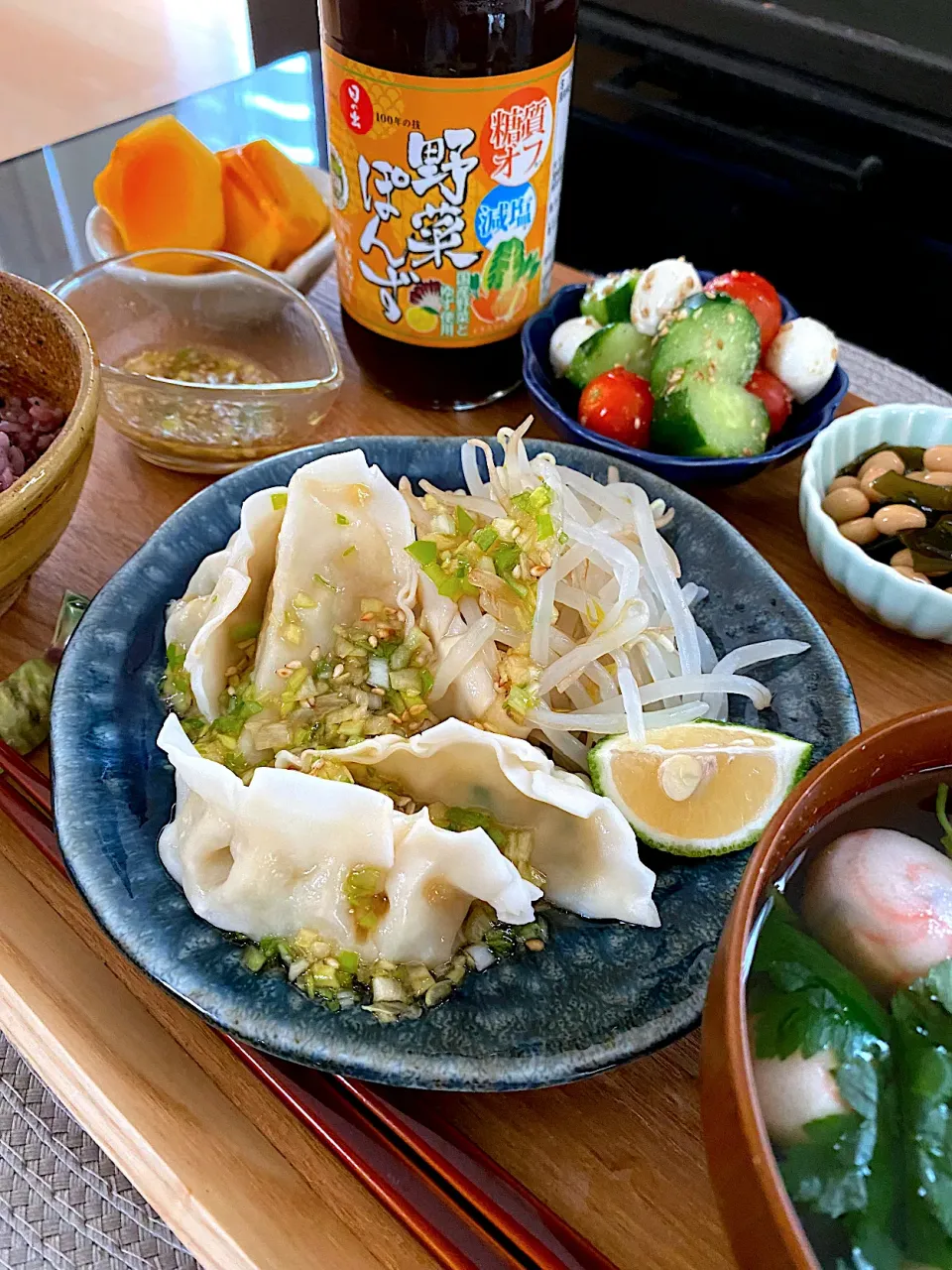 ゆかりさんの料理 マッスルギョーザ💪ネギまみれ🥟〜冷凍餃子万能🥟〜|ゆかりさん