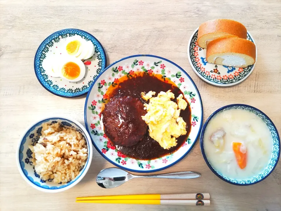 白菜のクリーム煮は手作り。ハンバーグは湯煎。|おじゃみさんさん