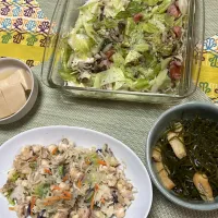 Snapdishの料理写真:鶏軟骨ガーリックいため、キャベツとしめじのレンチン蒸し、切り昆布と油揚げの炒め煮、高野豆腐|peanutsさん