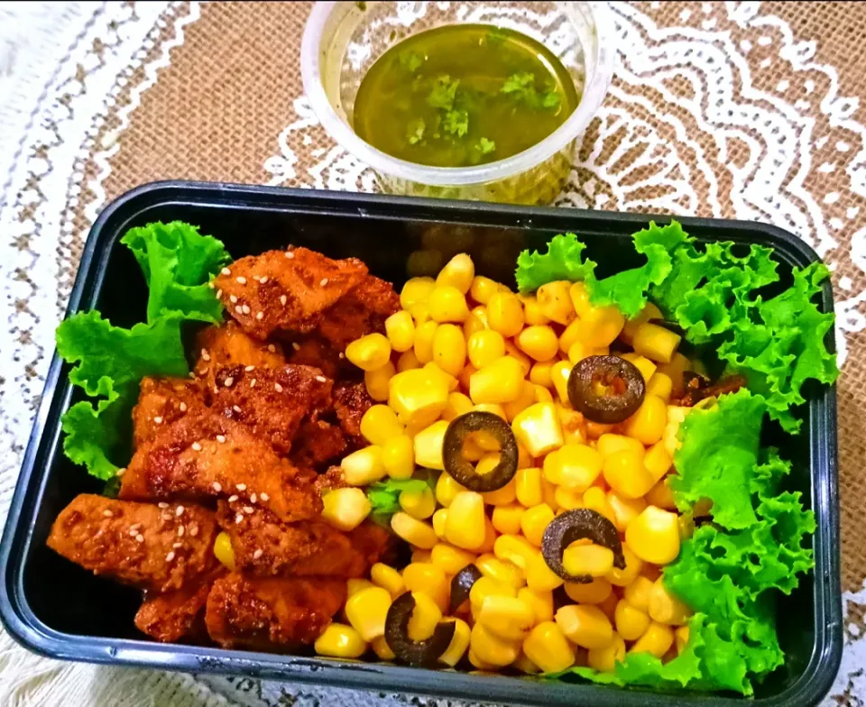 Siracha grilled chicken salad
Delivery done|Happy Green Bowlさん