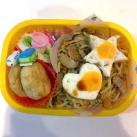 Snapdishの料理写真:焼きそば弁当|おーみーさん