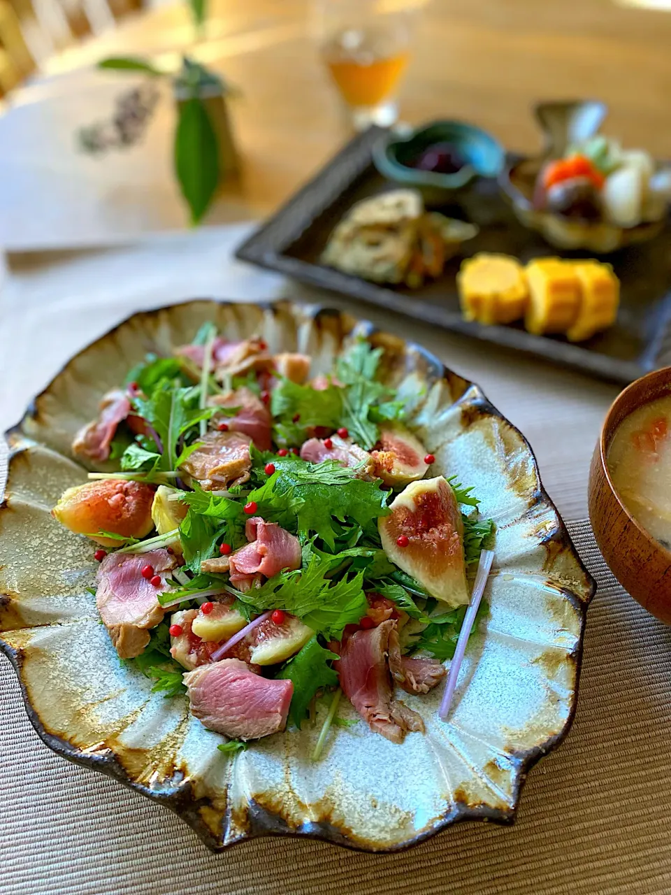 Snapdishの料理写真:いちじくと鴨と水菜のサラダ🥗|shakuyaku33443344さん