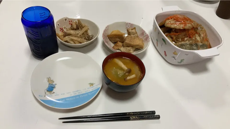 Snapdishの料理写真:晩御飯。☆鯵の南蛮漬け☆厚揚げの炊いたん☆きんぴらごぼう☆みそ汁（キャベツ、しめじ、かぼちゃ）|Saharaさん