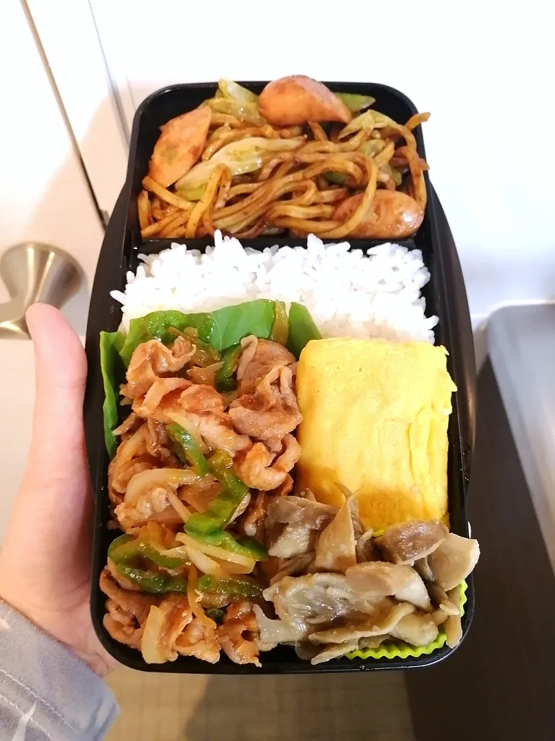 Snapdishの料理写真:焼きそば弁当！？|きゅーさん