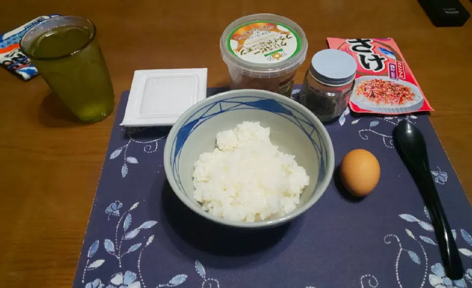 卵かけ納豆ご飯(朝ご飯)|enarinさん