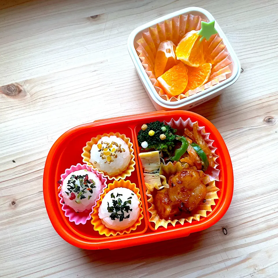 Snapdishの料理写真:えびといかのチリソース弁当|ふうりんさん