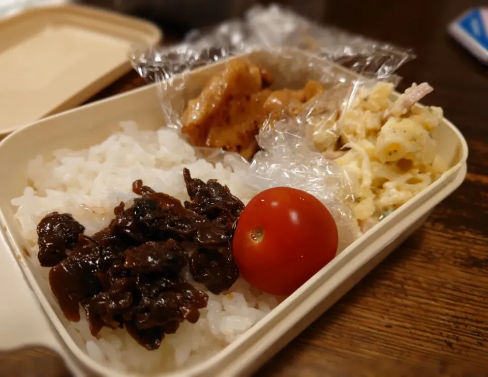 テリヤキとポテサラ弁当(*^^*)|しーPaPaさん