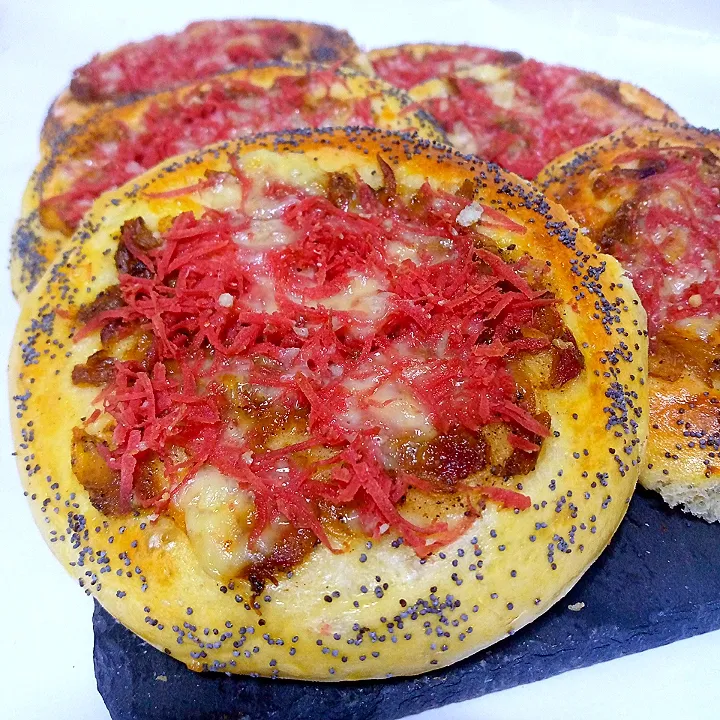 pizza without meat very soft and easy to make Full recipe in my youtube channel please WATCH it and share it if you like it 🥰|وصفة واستفادة mother's recipesさん