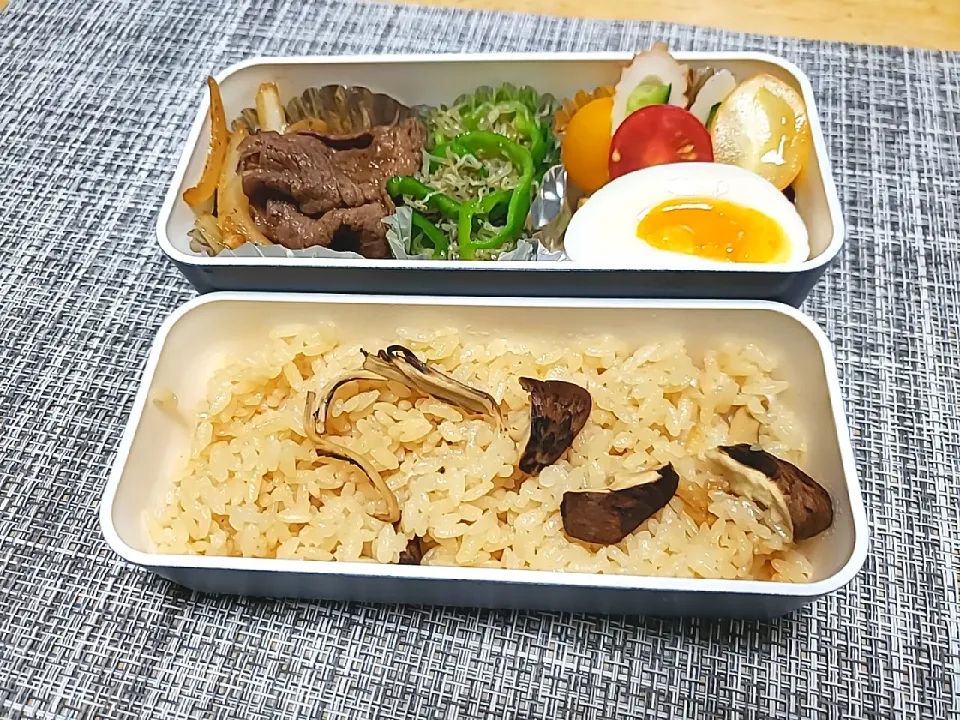 松茸ご飯、焼肉、じゃことピーマンの炒め物、胡瓜イン竹輪、ミニトマトゆで卵|清水愛情弁当さん