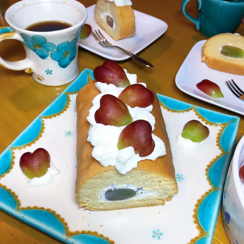 ハートぶどうのロールケーキ|さらっと🍀さん