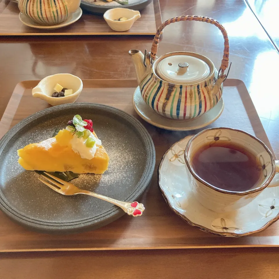 古江いちぢくのケーキと紅茶🧁☕️|ちゃみこさん