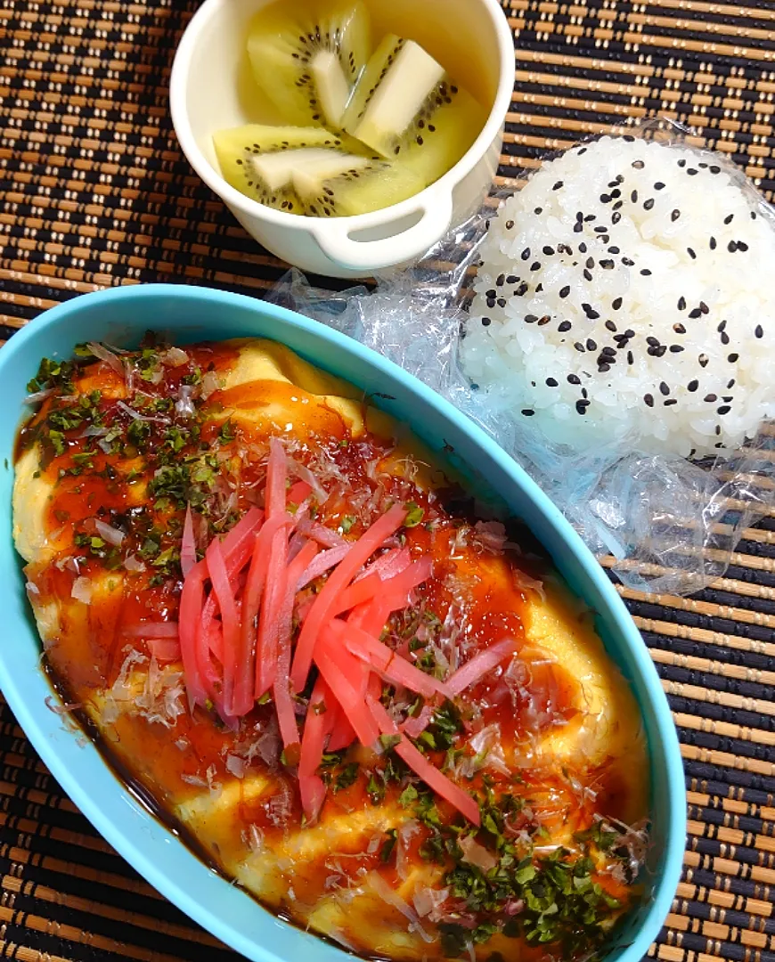 モヤシ豚平焼き&おにぎり🍙でお弁当🍱|ポチさん