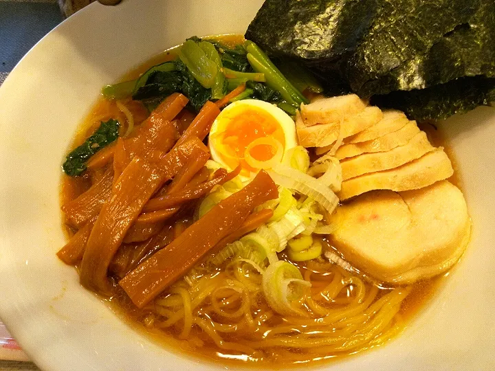 ''22．10/6
寒いので醤油ラーメン😋|たえさん