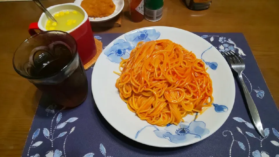 Snapdishの料理写真:スパゲッティナポリタン(昼飯)|enarinさん