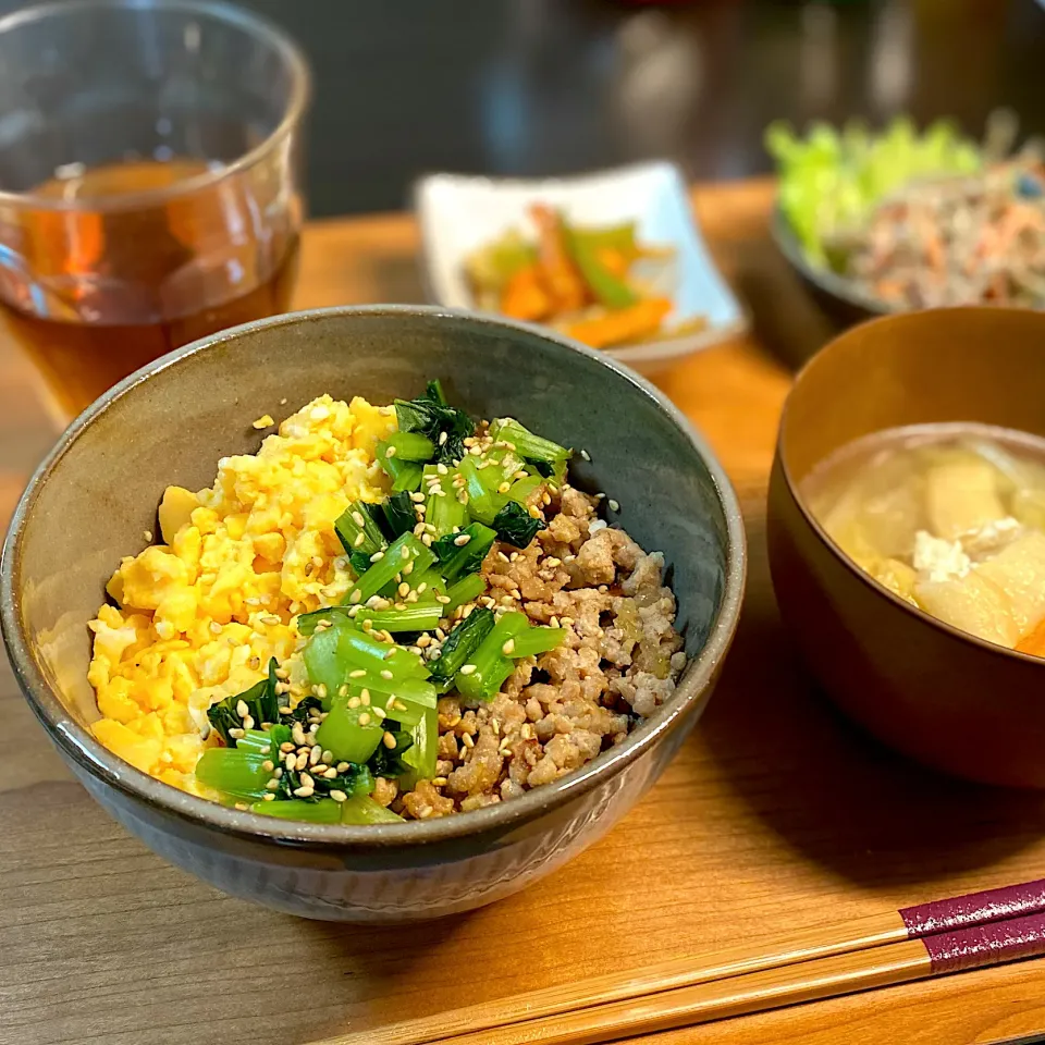 三色豚そぼろ丼|ちぐあささん