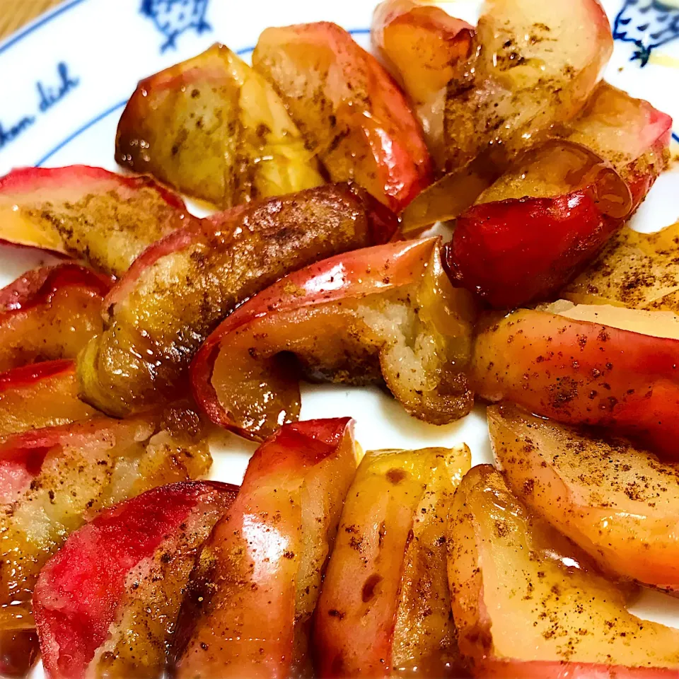 ”焼き林檎(紅玉)” 〜 バター＋蜂蜜& シナモンパウダー|平大さん