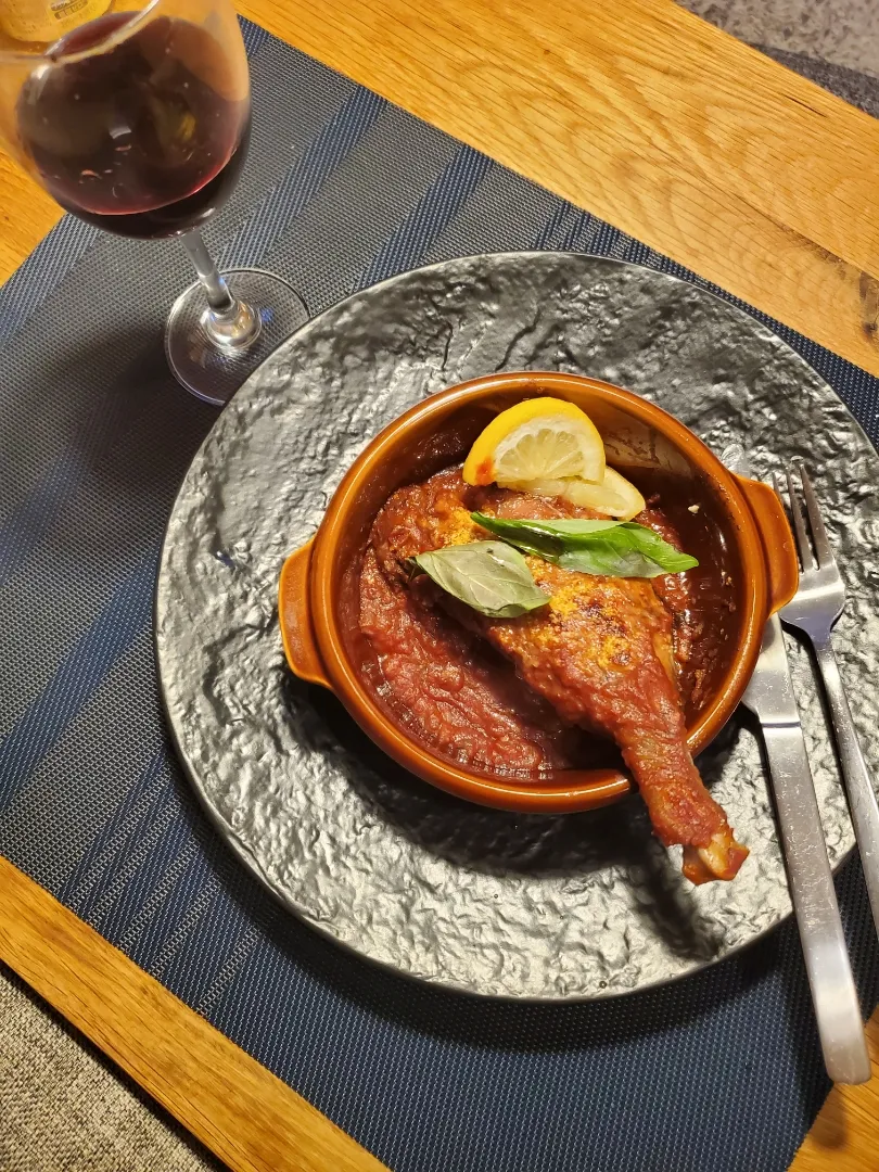 骨付き鴨もも肉の赤ワイン煮|野津政人さん