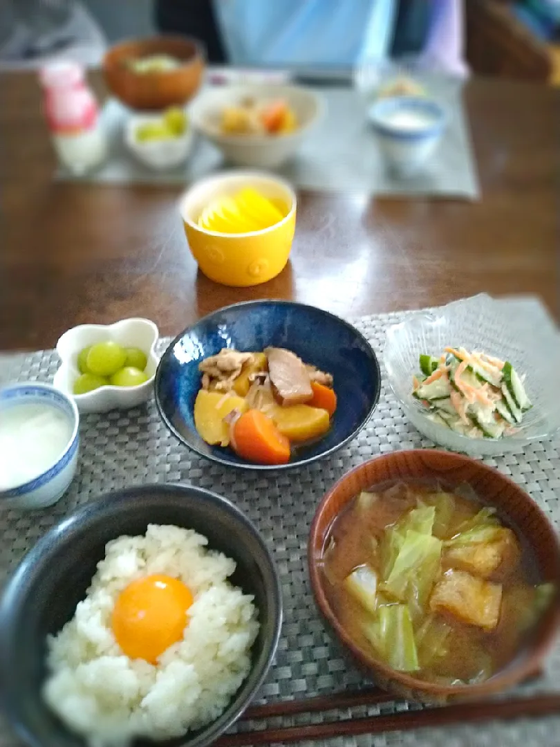 朝ごはん☔！|まめころさん