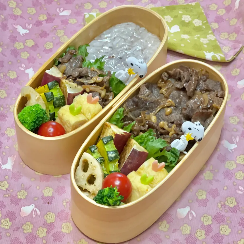 牛肉・玉ねぎ・エノキですき焼き風☘️の双子ちやんお弁当💙❤️ 10/6木|sweet homeさん