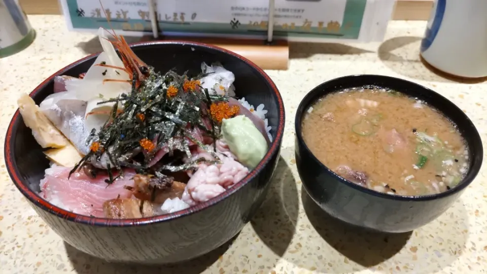 ランチ 日替り海鮮丼
これで500円！|kamekameさん