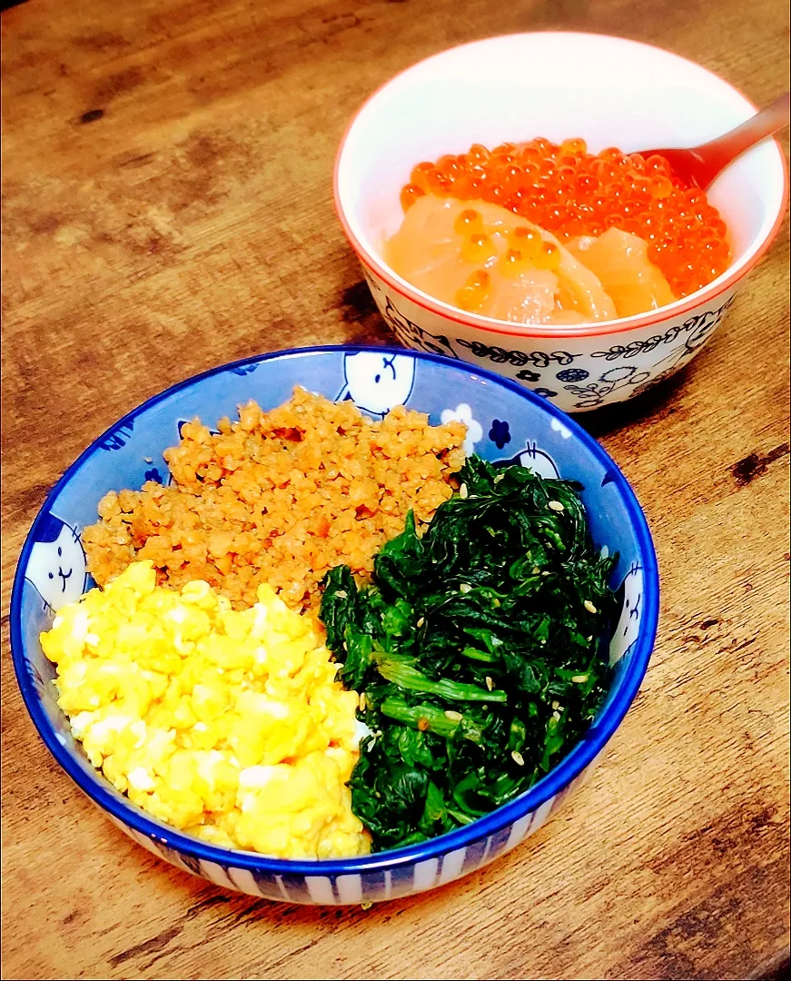 お豆腐そぼろde三色丼♡
サーモンルイベ＆いくら丼♡|GGGさん