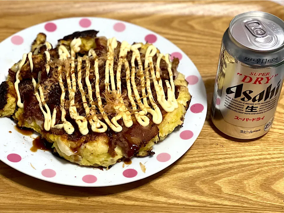 Snapdishの料理写真:☆お好み焼き ☆ビール🍺|まぁたんさん