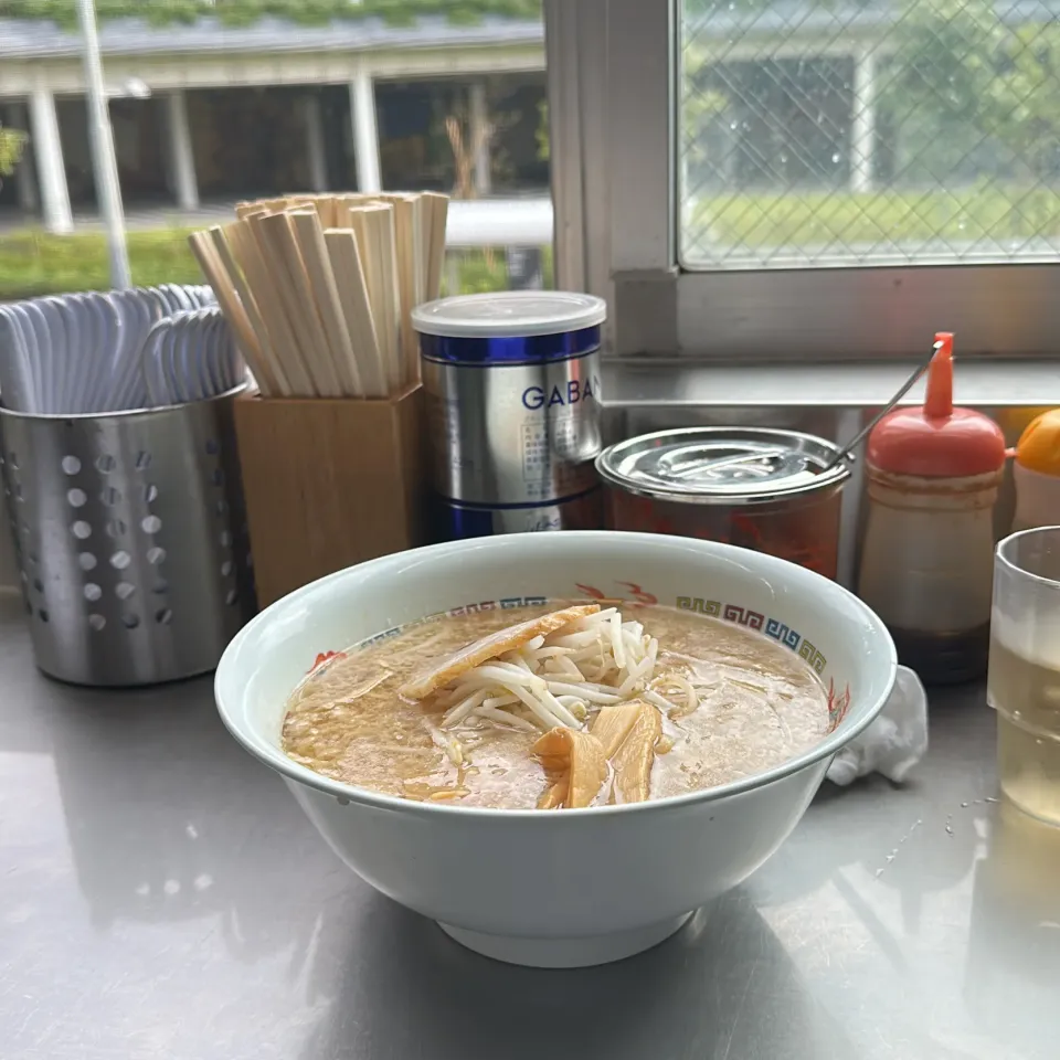 Snapdishの料理写真:＃夜勤明け　で今日も　＃朝ラー　またまた　＃ラーメン　＃ホープ軒　にて|Hajime Sakaiさん