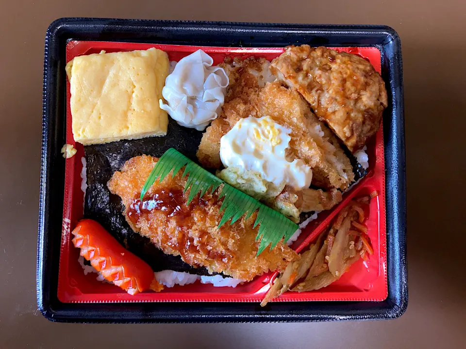 イオン 8種具材の海苔弁当|ばーさんさん