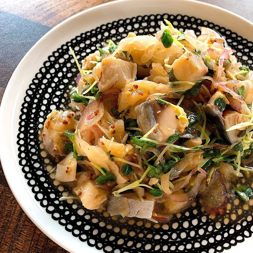 あんみっちゃんさんの料理 目先を変えて♬玉ねぎとしめ鯖のサラダ|ユッキーさん