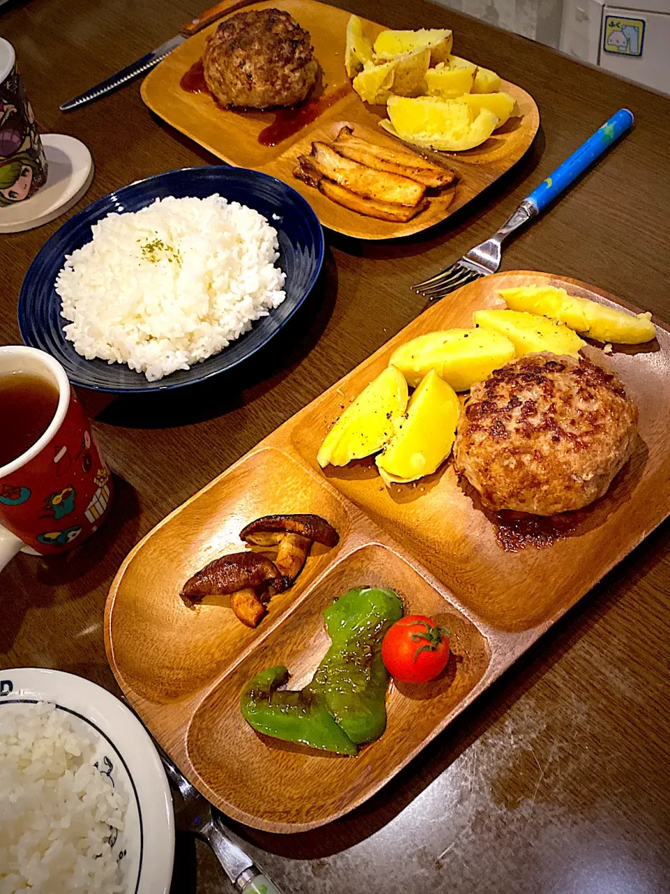 ハンバーグ　ガーリック醤油ソース　蒸しポテト　エリンギ　椎茸　ピーマンソテー　ほうじ茶|ch＊K*∀o(^^*)♪さん