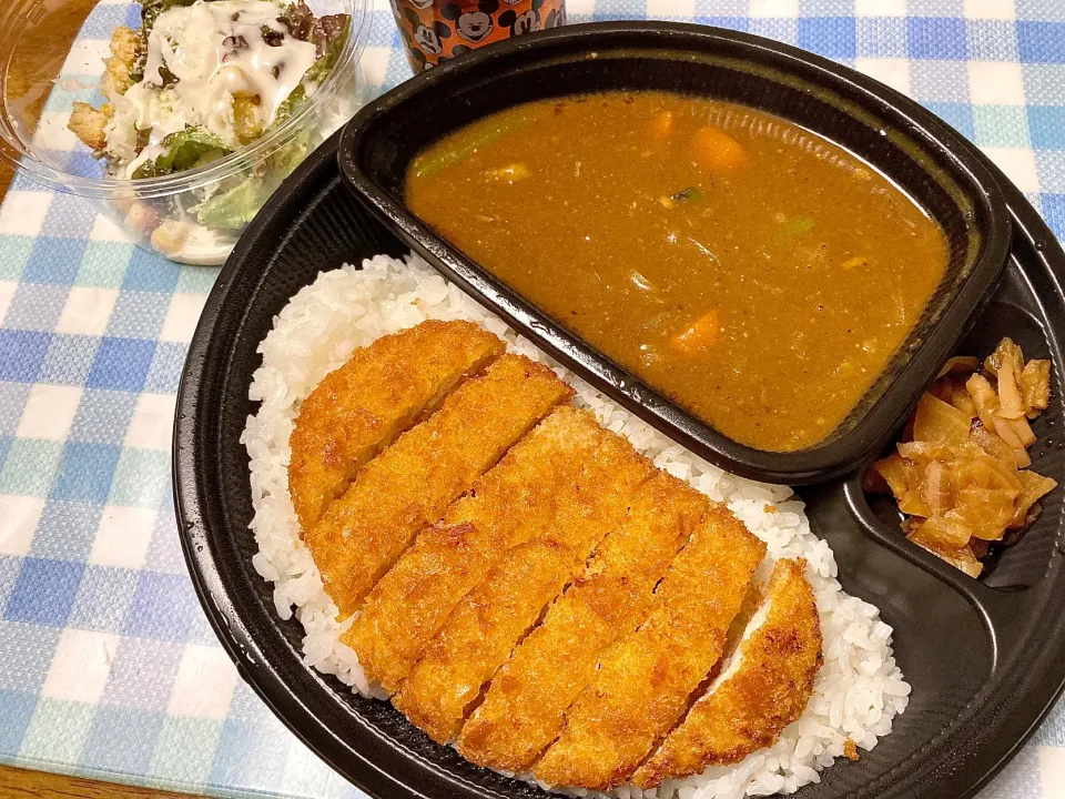 Snapdishの料理写真:CoCo壱 ロースカツカレーandやさい 3⃣辛|Kojiさん