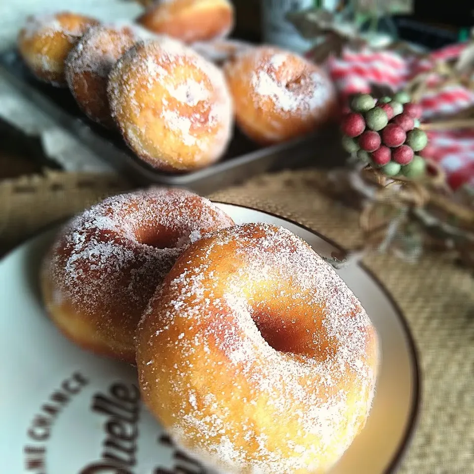 発酵なしで簡単！ふわっふわイーストドーナツ🍩|とまと🍅さん