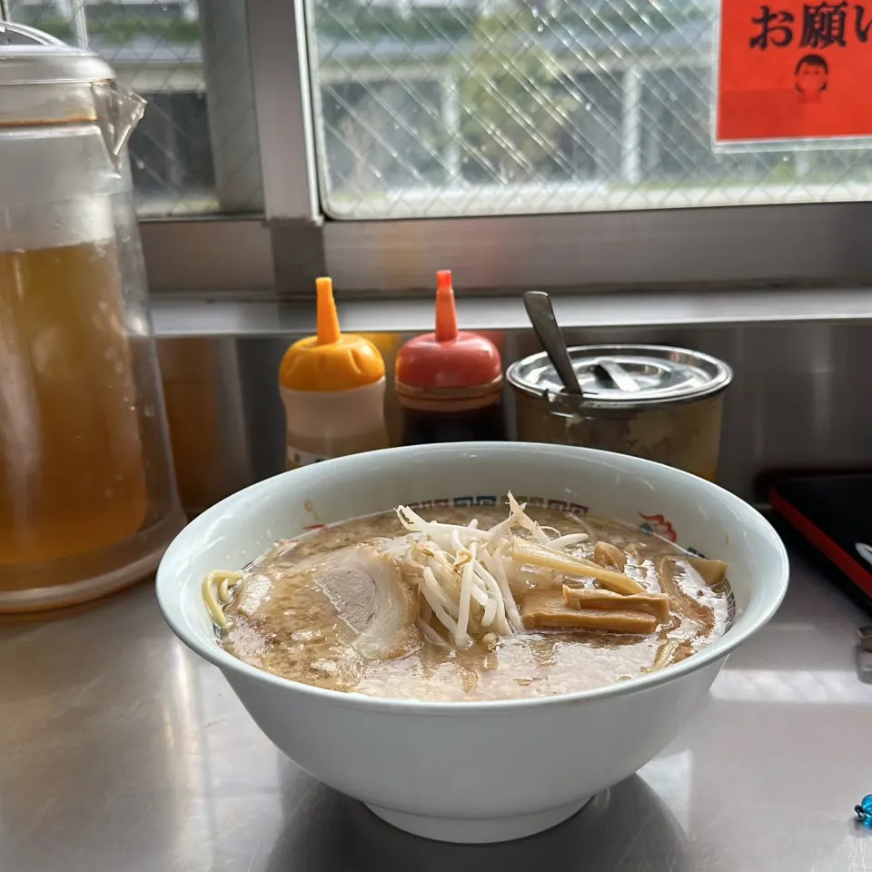 Snapdishの料理写真:＃ラーメン　喰らう　＃朝ラー　で　＃夜勤明け　の　＃ホープ軒|Hajime Sakaiさん