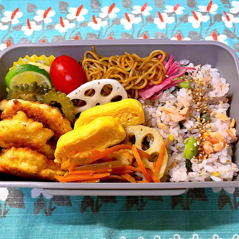 サーモンとササミのナゲット弁当(夫)☆10月9日|kaoriさん