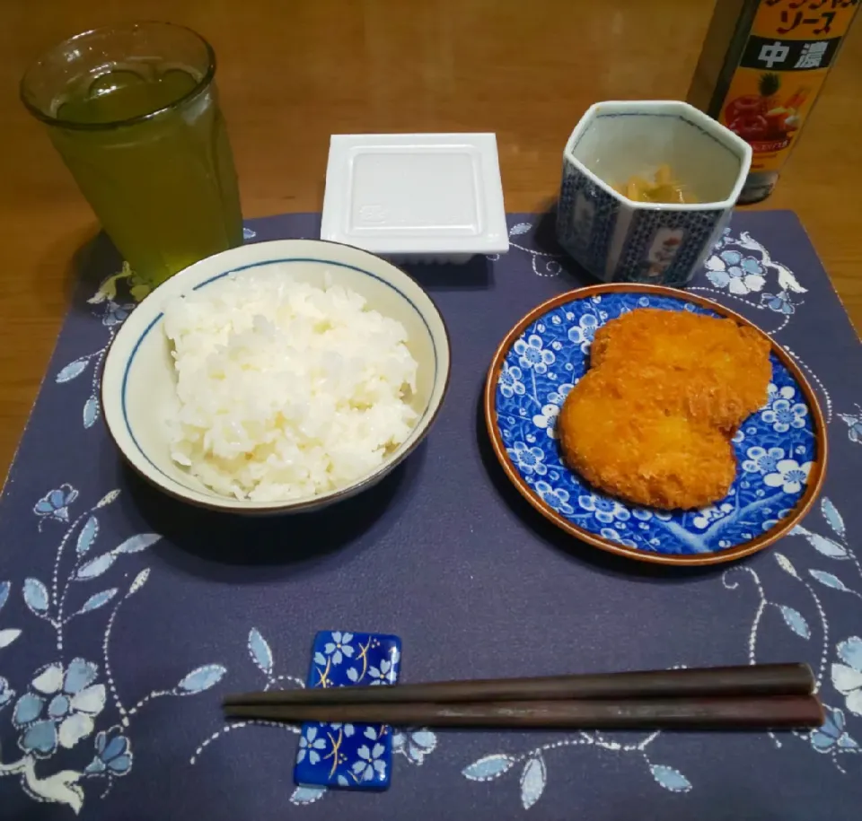 コロッケと納豆(朝ご飯)|enarinさん