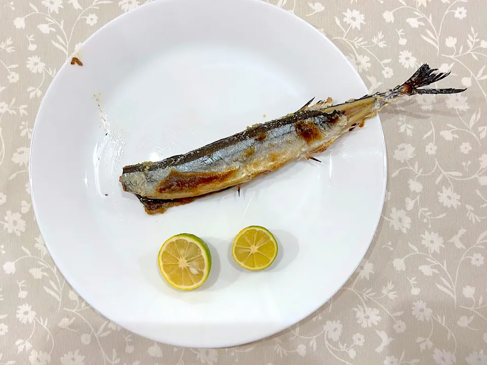 Snapdishの料理写真:サンマの塩焼き|kefaさん