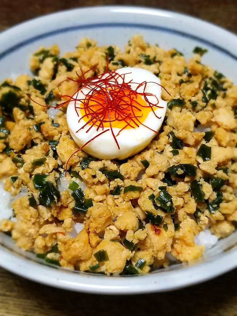 パパ盛付け👨スタミナそぼろ丼|ぱんだのままんさん