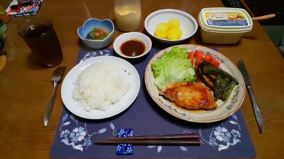 ポークソテーと野菜のフライパン焼きとふかしジャガイモ(夕飯)|enarinさん