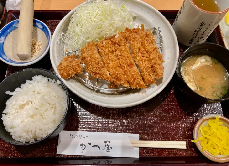 ロースとんかつ定食(๑•🐽•๑)㌧|Kojiさん