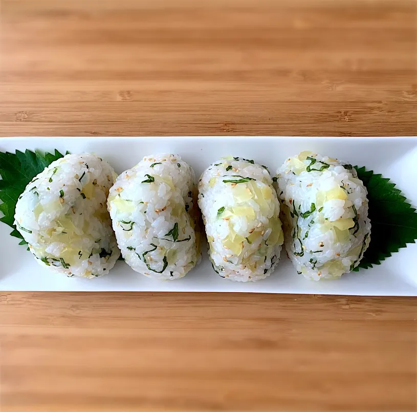 大葉と沢庵のおにぎり🍙|ともえ☆さん