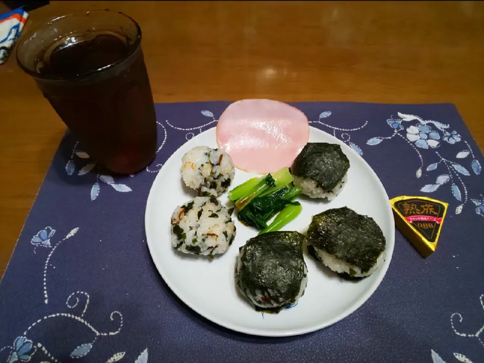 Snapdishの料理写真:おにぎり(朝ご飯)|enarinさん