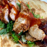 Snapdishの料理写真:Tandoori Chicken Naan Roll タンドリーチキンのナンロール|Tiffinさん