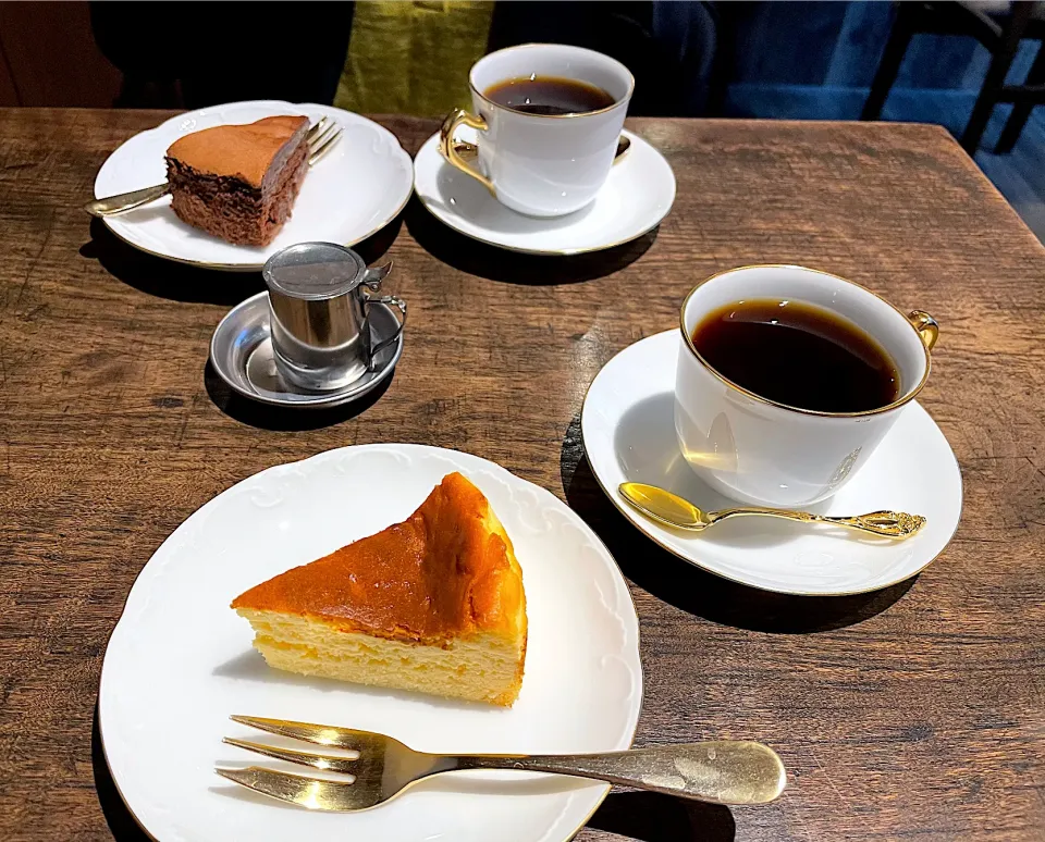 チーズケーキ、コーヒー1番（薄め）|こいちさん