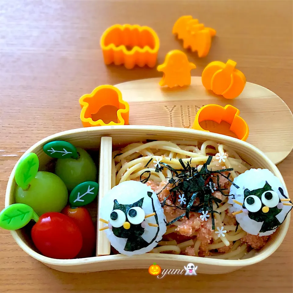 Snapdishの料理写真:くろねこ🐈‍⬛さんとタラコスパゲティ🍝弁当|🌸yuni🌸さん