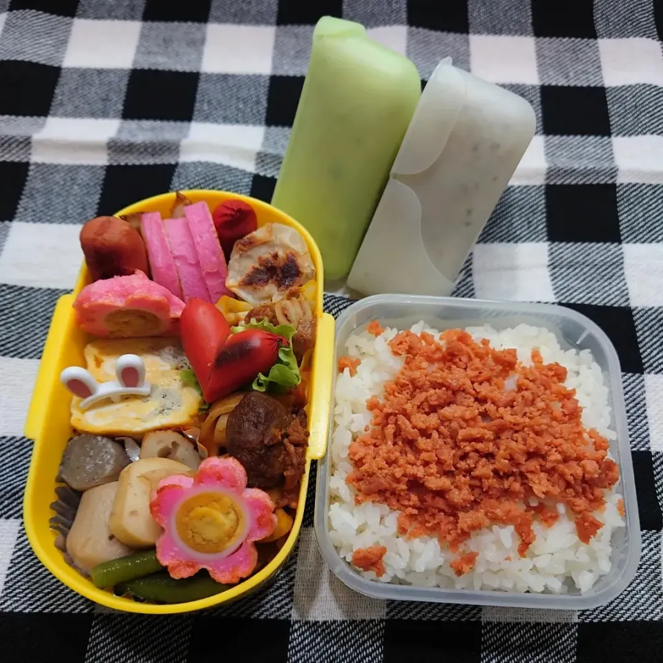 2022年10月11日（火）のお弁当🍱。

今日はしらす入り玉子焼き。
この時期のしらすは美味しいデス。|ママちんさん