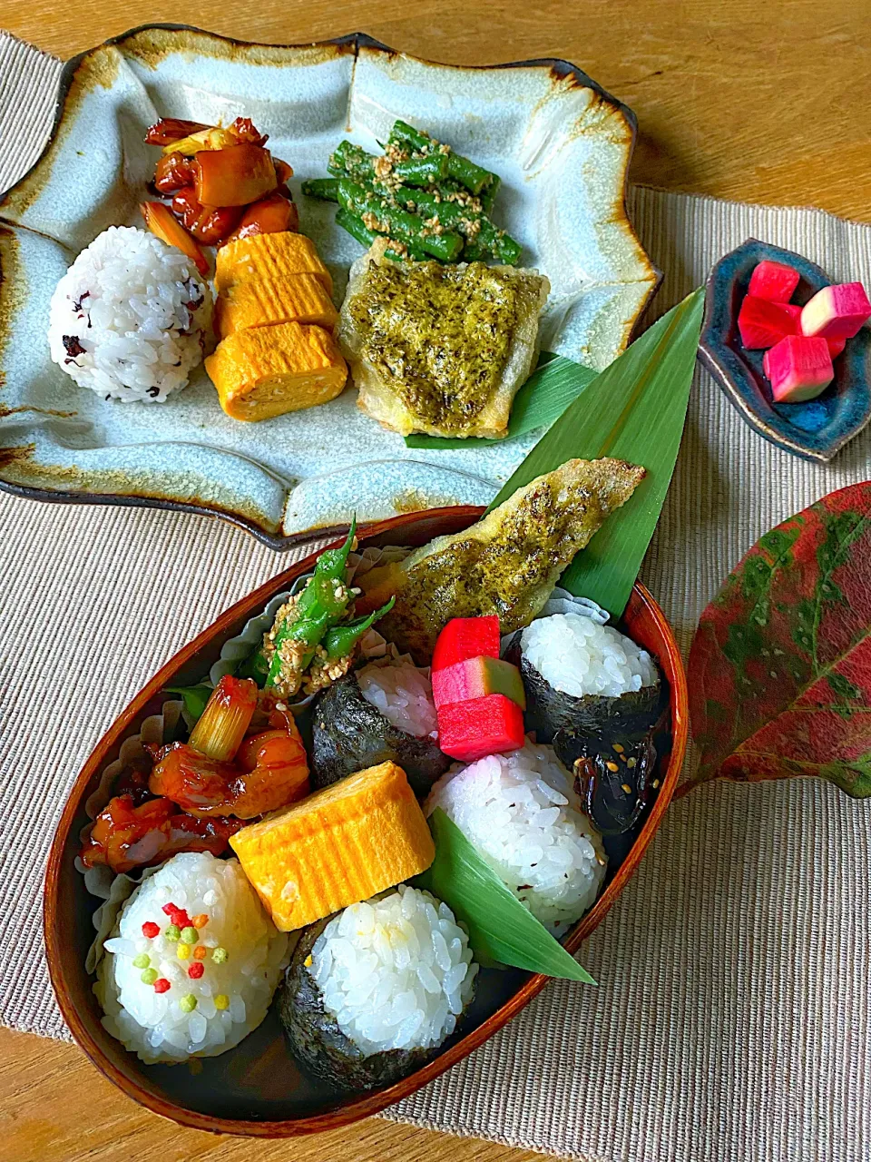 Snapdishの料理写真:おにぎり🍙弁当🌿|shakuyaku33443344さん