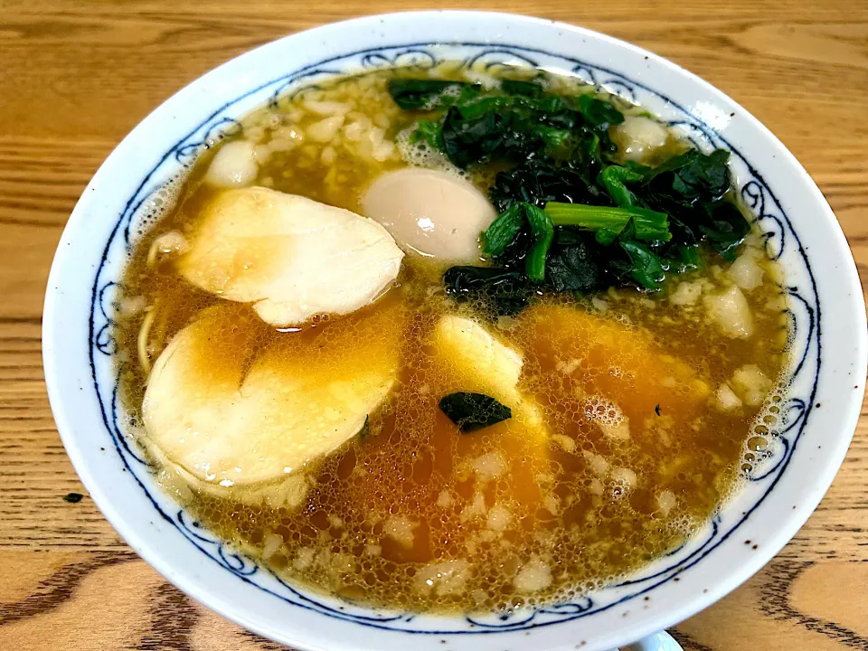 鶏白湯　背脂醤油　味玉付き|さくたろうさん