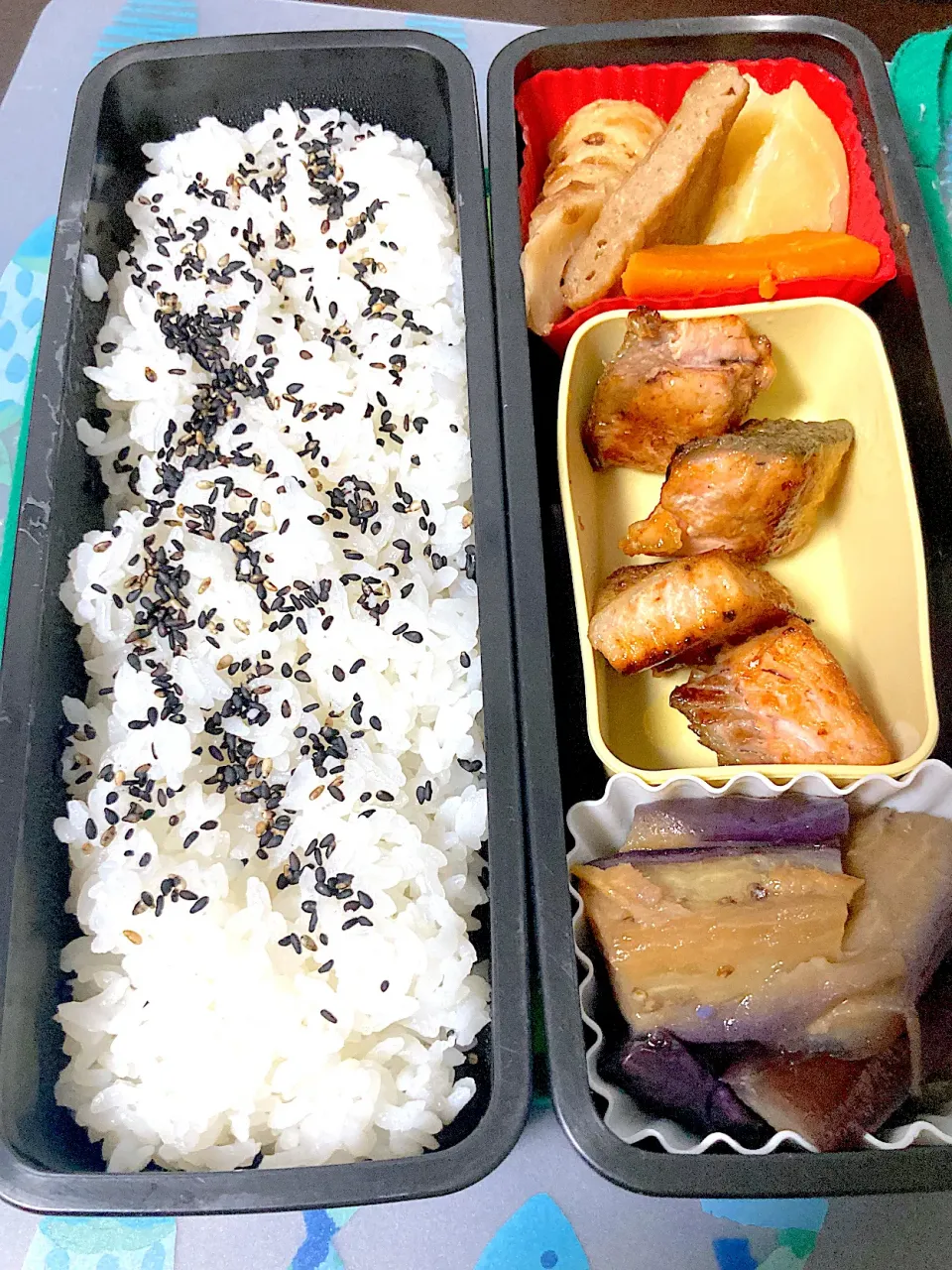 Snapdishの料理写真:秋冬始まり弁当|まりちゅんさん