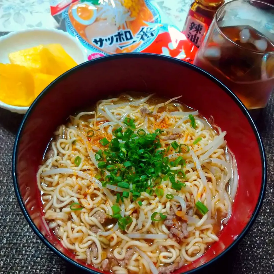 サッポロ一番みそラーメンアレンジ🍜辛味噌豚もやしラーメン|うたかた。さん